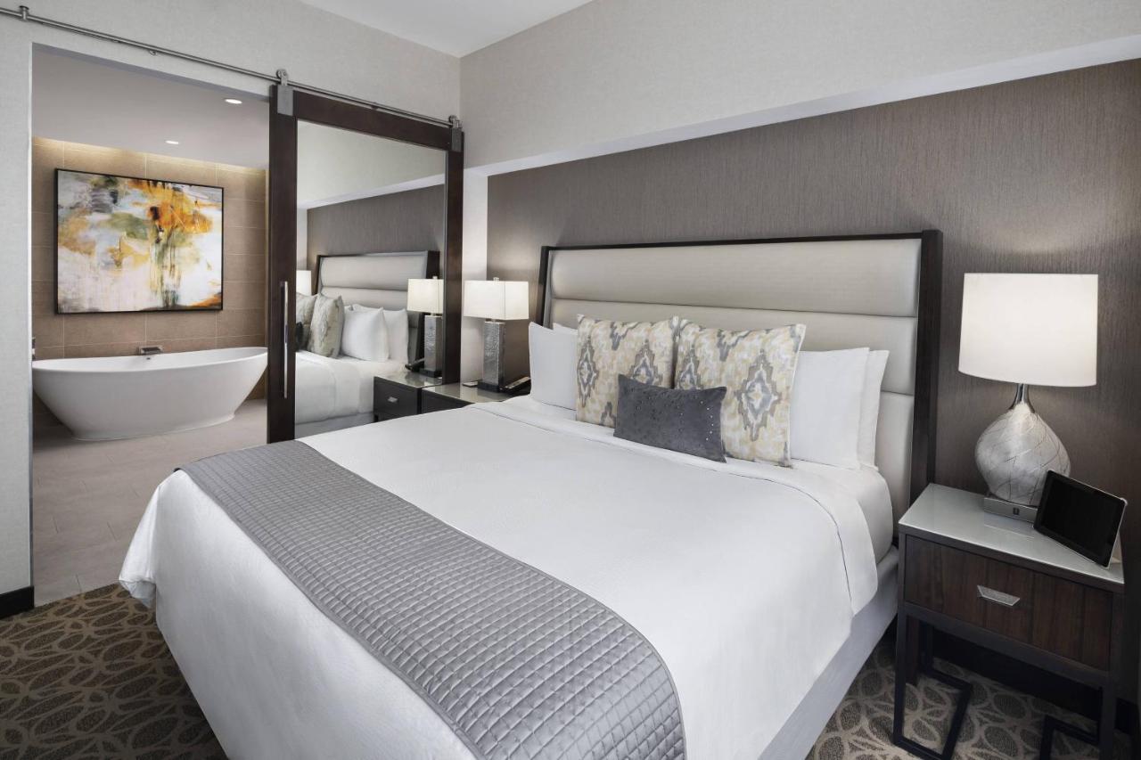 Jw Marriott Houston Downtown Hotel Екстериор снимка