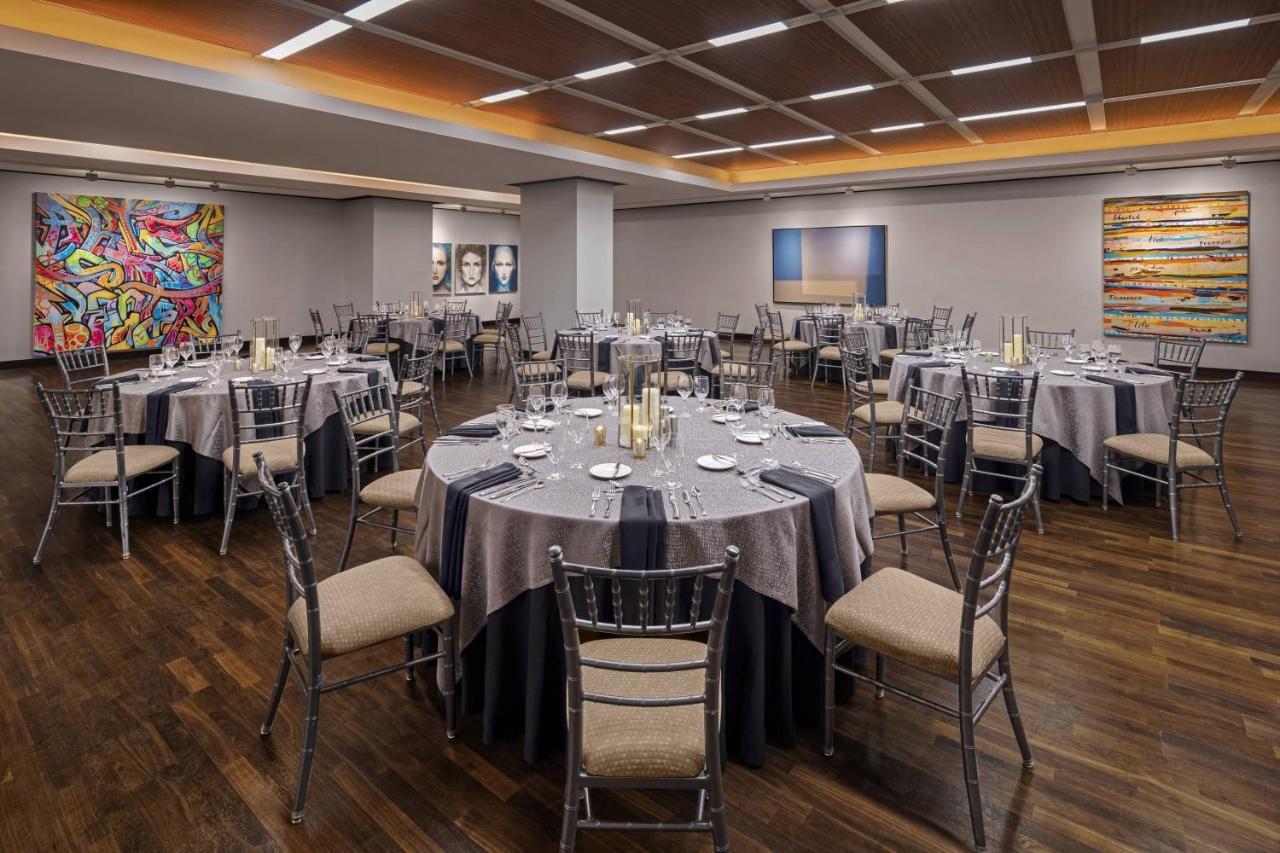 Jw Marriott Houston Downtown Hotel Екстериор снимка